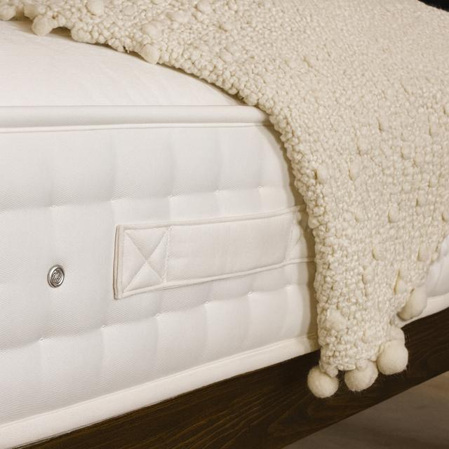 100% Organic Wool & Cotton 2000 Pocket Spring Hand Tufted Mattress